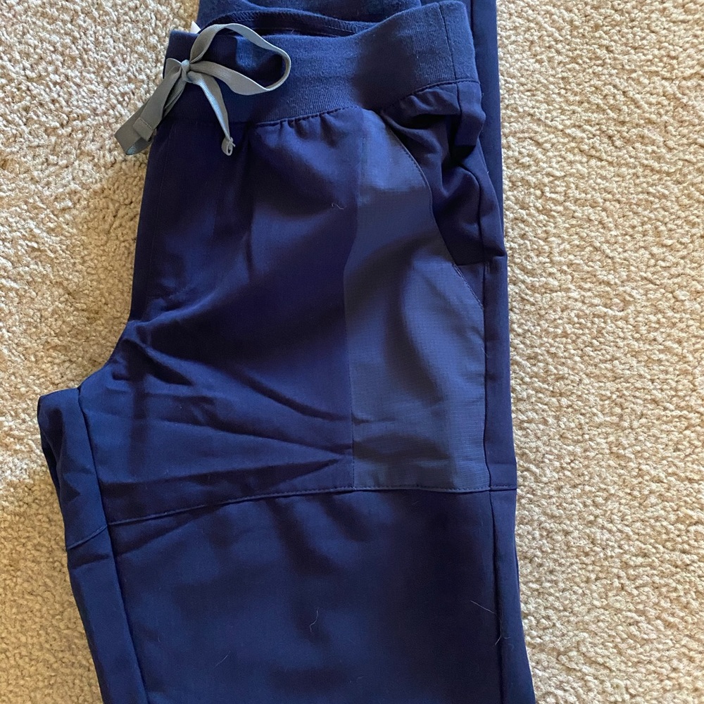 FIGS scrubs pants